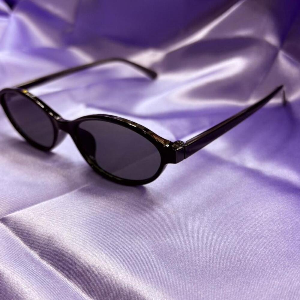 Classic black oval sunglasses y2k 90s clean girl minimal summer beach - Picture 3 of 7